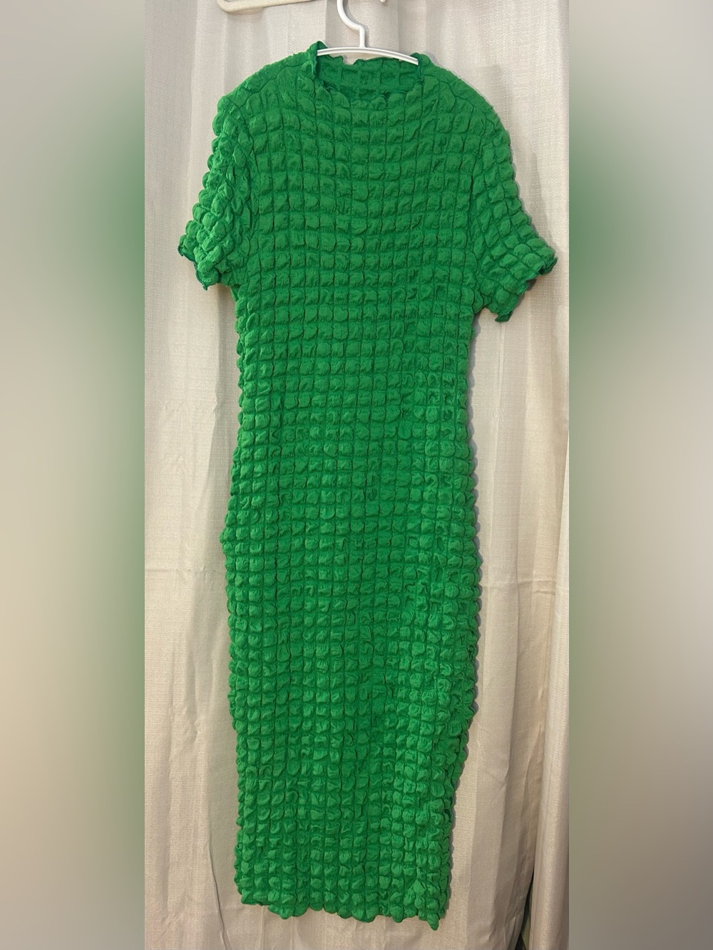 crew neck, short-sleeve midi bodycon bubble dress